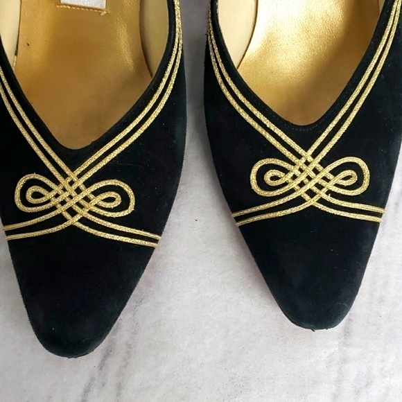 Evan Picone ATLANTIS Sexy Gorgeous Black Suede Gold Trim Pumps 7AA  In Box EUC - Picture 6 of 16